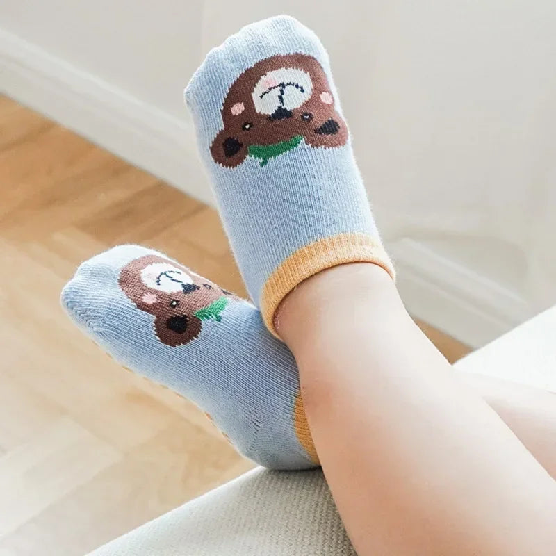 🧸 Chaussettes Antidérapantes Bébé – Confort, Sécurité & Style Trop Mignon