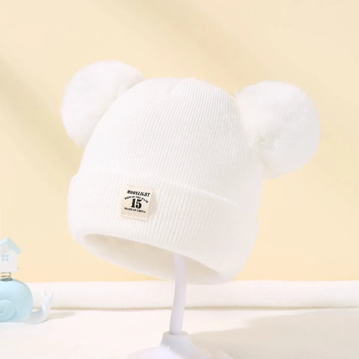 Bonnet Bébé Pompons Ourson – Chaud, Doux et Craquant !