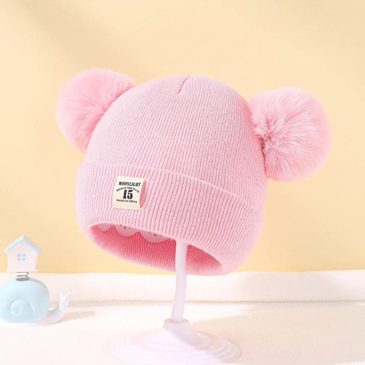 Bonnet Bébé Pompons Ourson – Chaud, Doux et Craquant !
