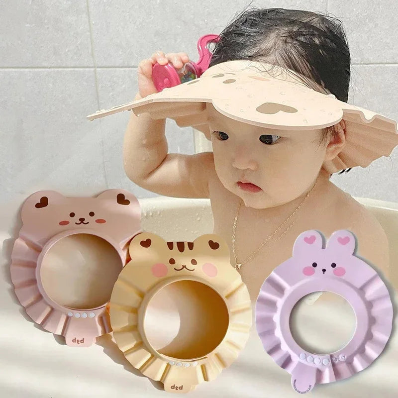 Bonnet de bain “Petits Animaux” – Protection réglable et anti-éclaboussures pour bébé
