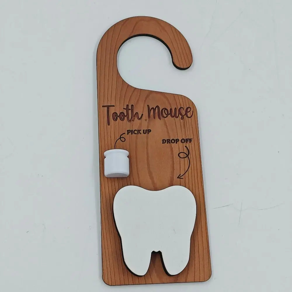 Accroche-porte “Petite Souris” en bois – Pour déposer la dent et recevoir la surprise magique