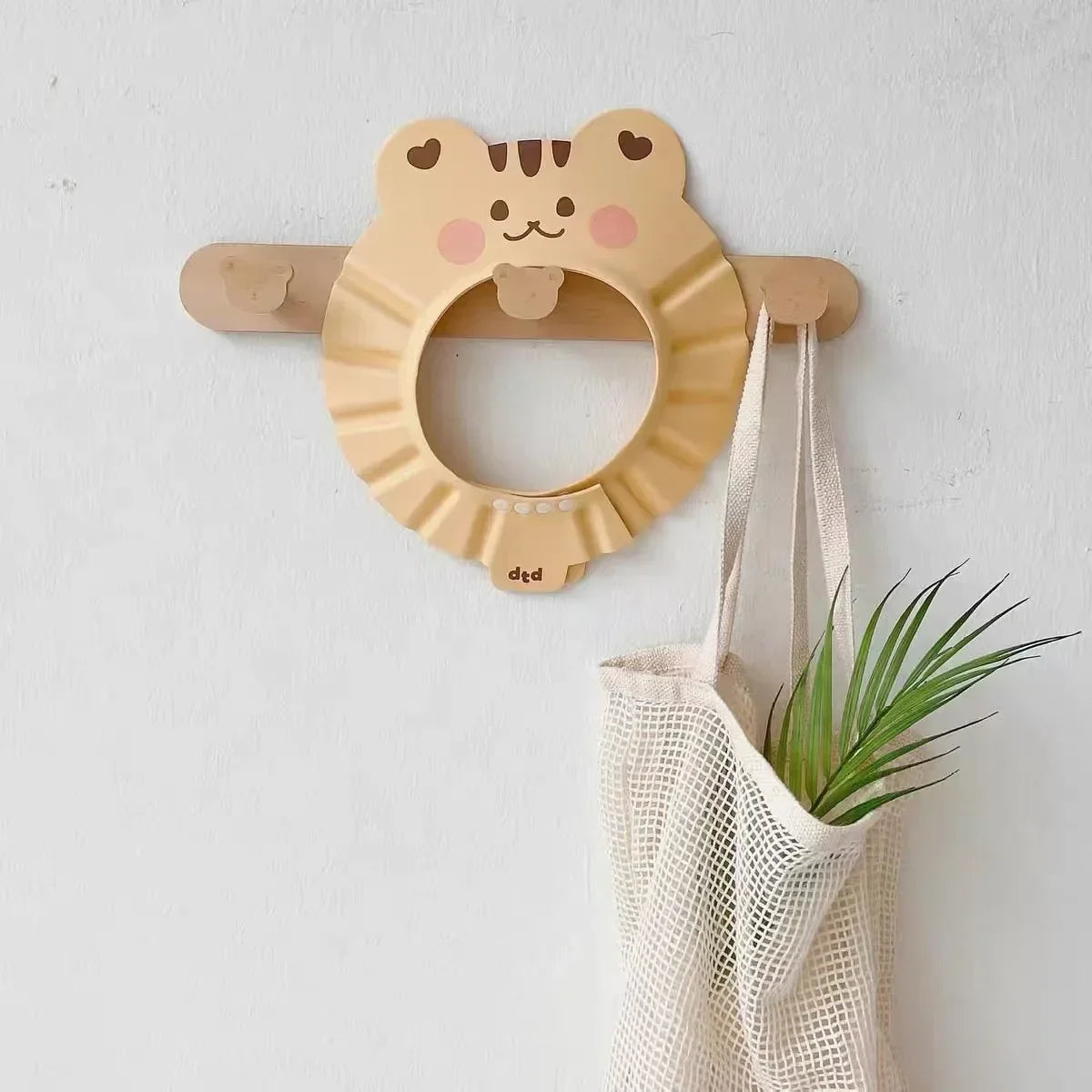 Bonnet de bain “Petits Animaux” – Protection réglable et anti-éclaboussures pour bébé