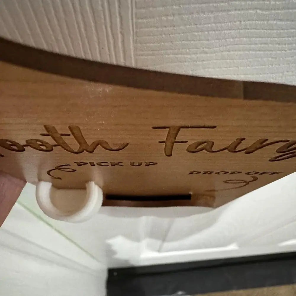 Accroche-porte “Petite Souris” en bois – Pour déposer la dent et recevoir la surprise magique