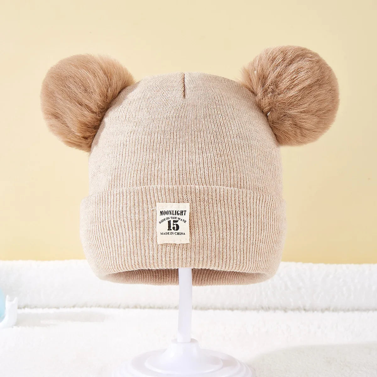 Bonnet Bébé Pompons Ourson – Chaud, Doux et Craquant !